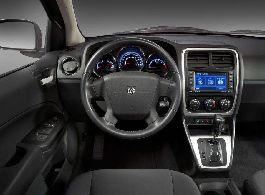  Dodge Caliber SXT 2009 года  (фото 8 из 47)